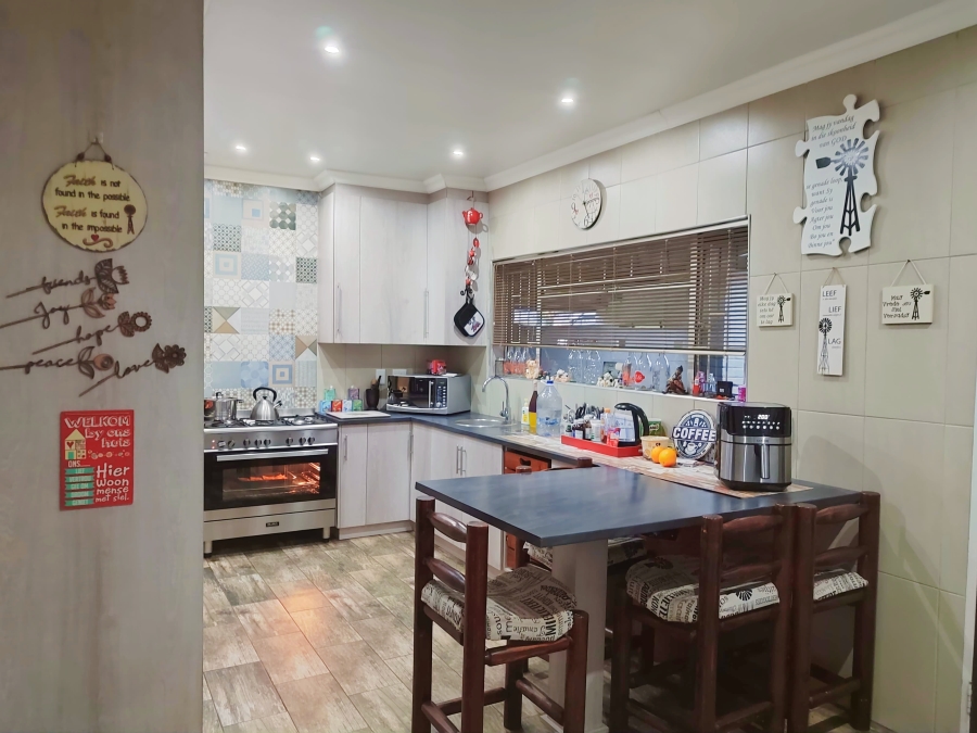 3 Bedroom Property for Sale in Flamwood North West